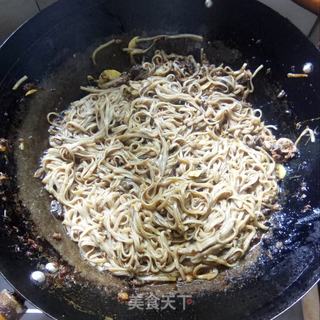 荞麦面拌绿豆芽的做法步骤:5