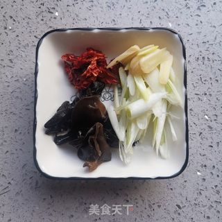 香菇炒青菜的做法步骤:3