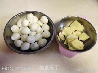 鹌鹑蛋焖鸡肉的做法步骤:2