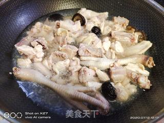 鹌鹑蛋焖鸡肉的做法步骤:4