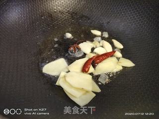 鹌鹑蛋焖鸡肉的做法步骤:6