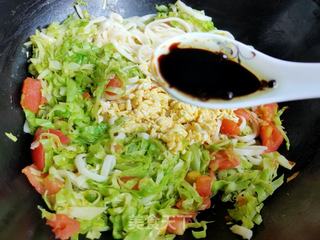 番茄包菜炒面的做法步骤:11