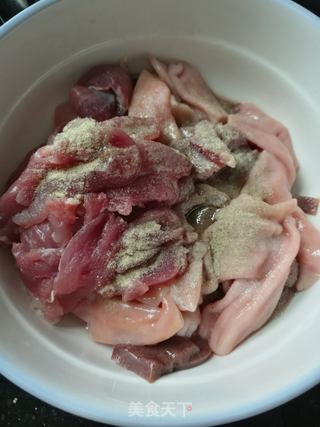 丝瓜海带嫩苗汤的做法步骤:3