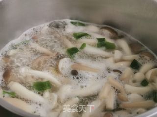 快手菌菇海参汤的做法步骤:6