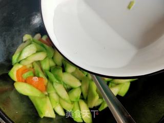 烩丝瓜的做法步骤:7