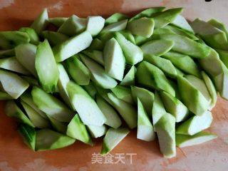 烩丝瓜的做法步骤:2