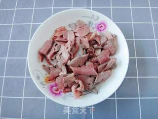 蒜苔炒猪心的做法步骤:3