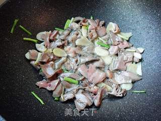 蒜苔炒猪心的做法步骤:6