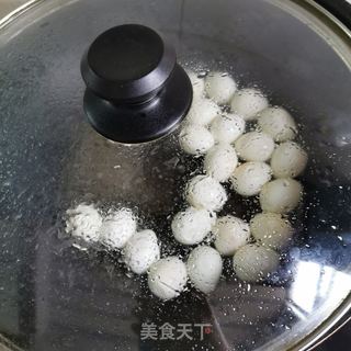 虎皮蛋红烧肉的做法步骤:2