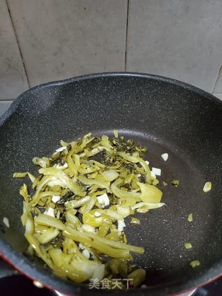 金汤酸菜牛肉的做法步骤:4