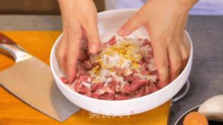 用烤箱在家烤出地道羊肉串的做法步骤:2