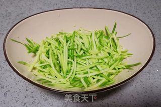 西葫芦红萝卜鸡蛋饺子的做法步骤:4