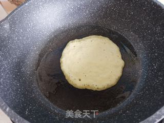 玉米面蜂窝小饼的做法步骤:4