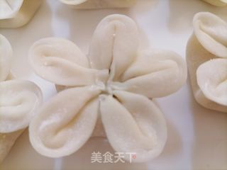 生煎花样酸菜饺子的做法步骤:17