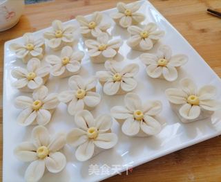 生煎花样酸菜饺子的做法步骤:19