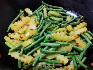 豇豆烧琅琊土豆条的做法步骤:9