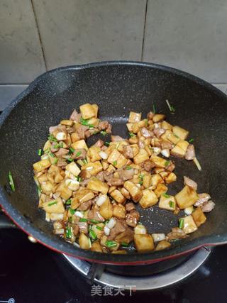 杏鲍菇炒肉丁的做法步骤:9