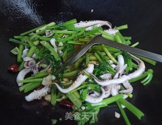 香芹炒八爪鱼的做法步骤：6