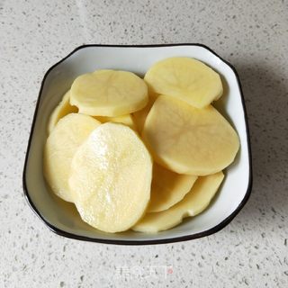 土豆饼的做法步骤：2