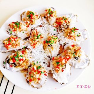 蒜蓉生蚝蒸粉丝的做法步骤:10