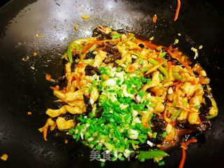 鱼香肉丝的做法步骤:11