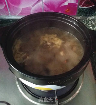 香菇黑椒酸辣汤的做法步骤:4