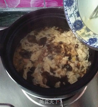 香菇黑椒酸辣汤的做法步骤:5