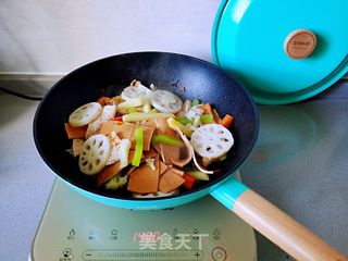 简单易做的麻辣香锅的做法步骤:9