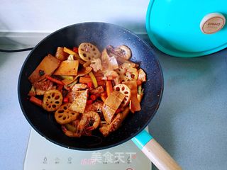 简单易做的麻辣香锅的做法步骤:11