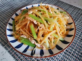 芹菜炒土豆丝的做法步骤:13
