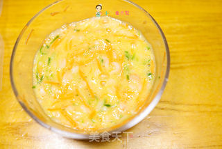 8个月以上辅食胡萝卜黄瓜虾饼的做法步骤:5
