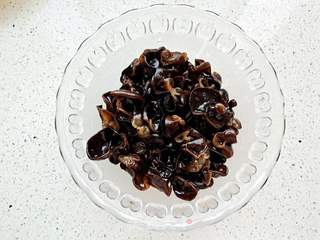 凉拌木耳的做法步骤:3