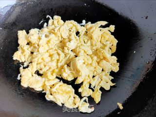 韭菜鸡蛋水饺的做法步骤:2