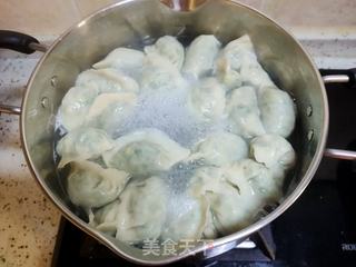 韭菜鸡蛋水饺的做法步骤:11
