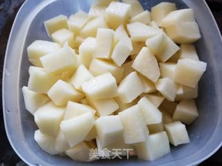 腊味土豆煲仔饭的做法步骤:2