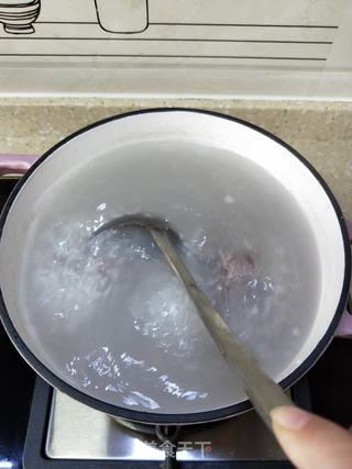 花生香菇猪骨粥的做法步骤:4