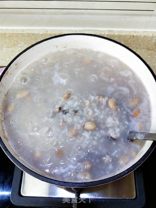 花生香菇猪骨粥的做法步骤:9
