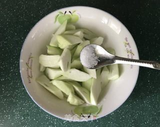 番茄炒丝瓜的做法步骤:6
