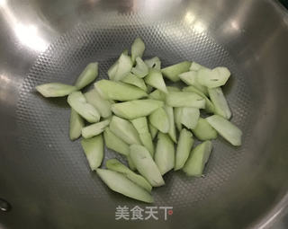 番茄炒丝瓜的做法步骤：7