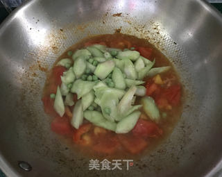 番茄炒丝瓜的做法步骤:11