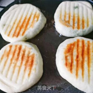 韭菜鸡蛋馅饼的做法步骤：22