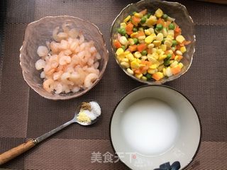 玉米豌豆炒虾仁的做法步骤：1