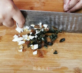 皮蛋榨菜拌豆腐的做法步骤:3