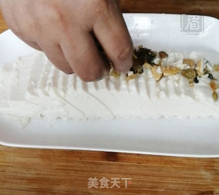 皮蛋榨菜拌豆腐的做法步骤:5