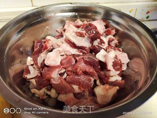 嫩姜牛腩面的做法步骤:2