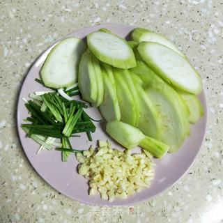 蒜蓉丝瓜的做法步骤：2