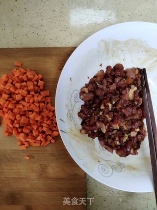 胡萝卜酱肉包的做法步骤：1