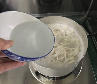 葱油拌面的做法步骤:9