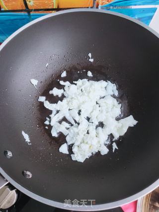 火腿肠蛋炒饭的做法步骤:4