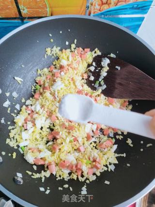 火腿肠蛋炒饭的做法步骤:9